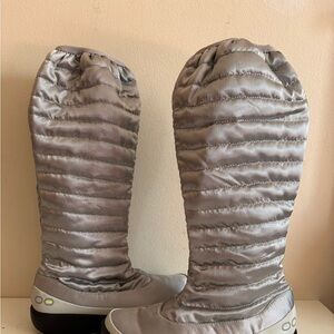 Like new worn once OOFOS OOmg Tall Boots US 7.5 silver